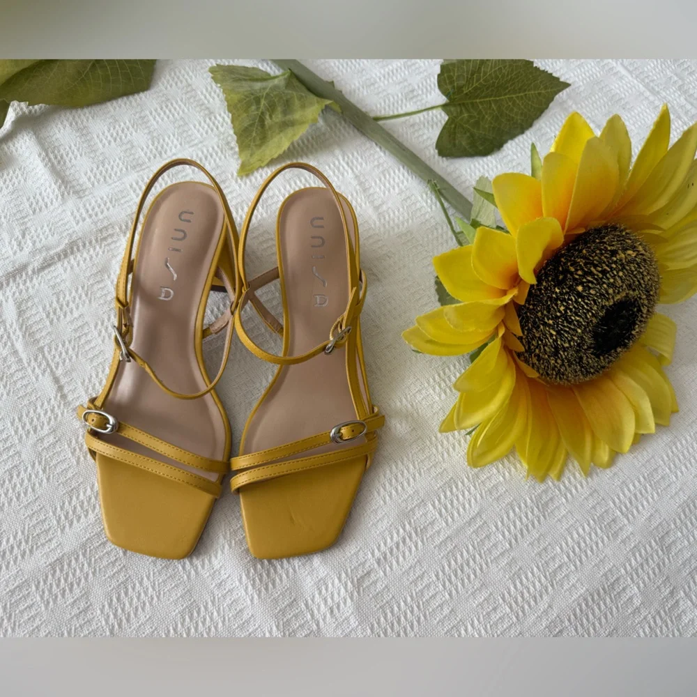 Unisa Mustard Yellow Strappy Sandals
New - Picture 1 of 8